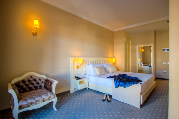 Lot Boutique Hotel (Tirana)